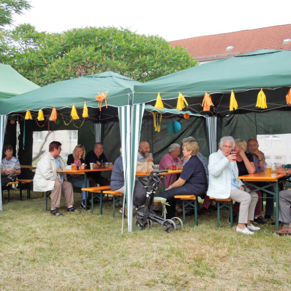 Mieterfest Hennickendorf, Prost!