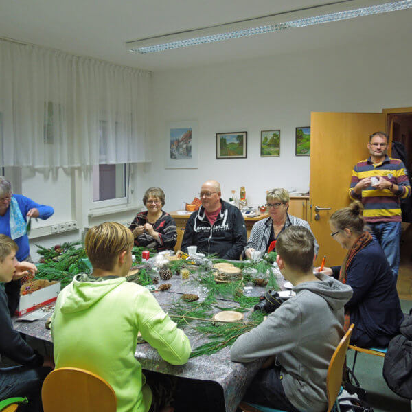 Weihnachtsbasteln bei der Volkssolidarität am 27.11.2019